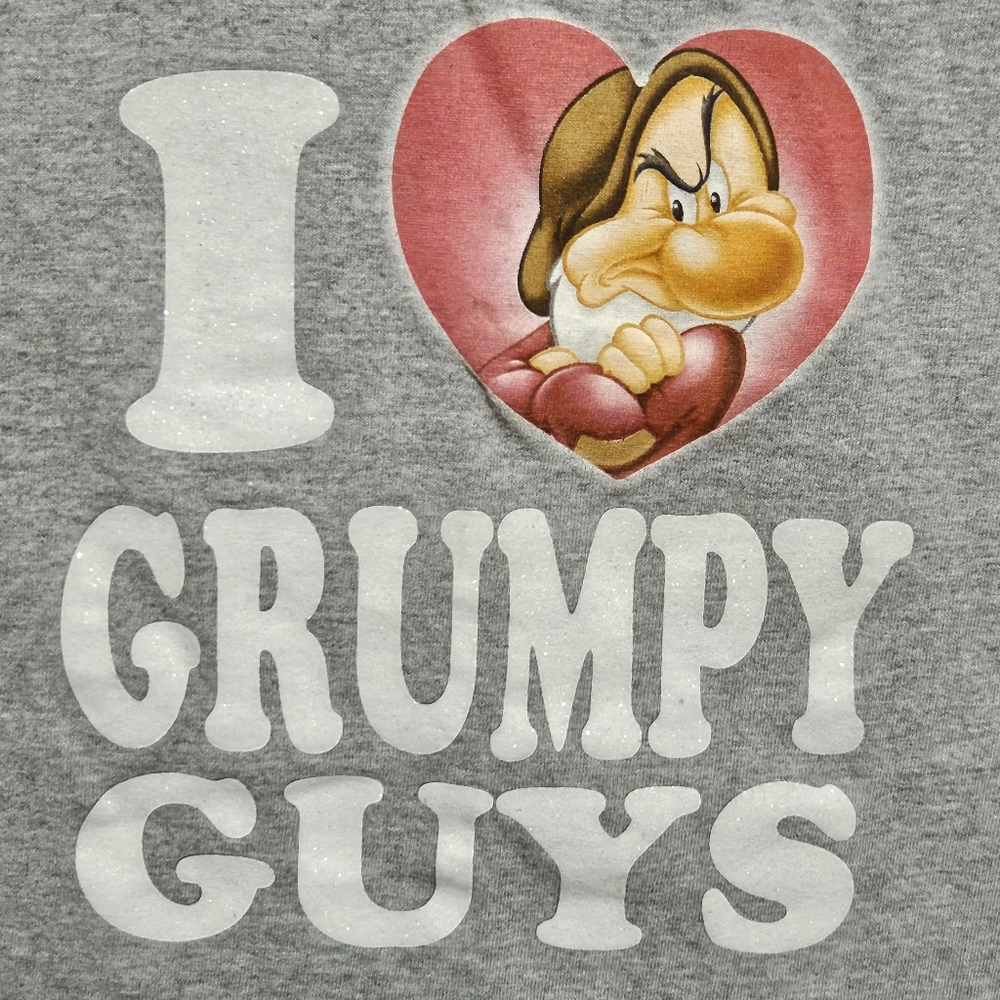NWOT - UNISEX VINTAGE DISNEY T-SHIRT - "I ❤️ GRUMPY GUYS" - SZ LARGE